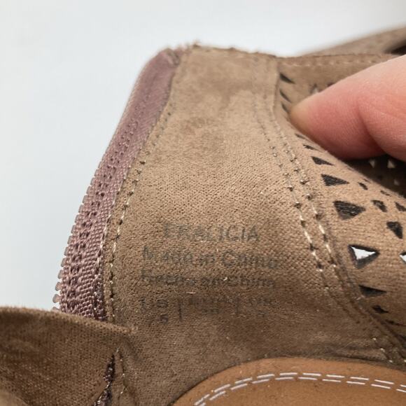 Crown Vintage Women's Faux Suede Laser Cut Peep Toe Lace Up Heel Size 7.5 - Picture 14 of 16